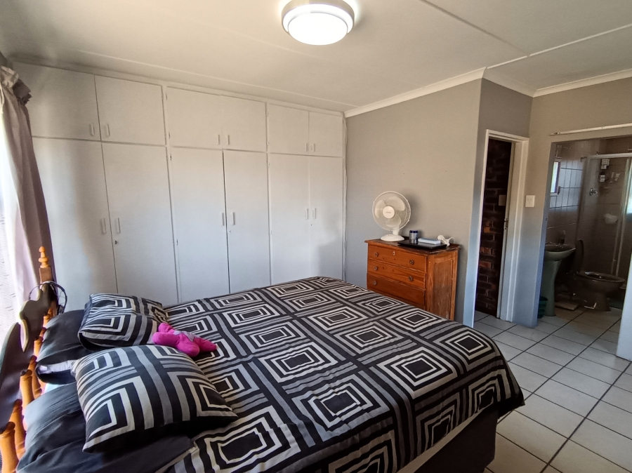 3 Bedroom Property for Sale in Wavecrest Eastern Cape